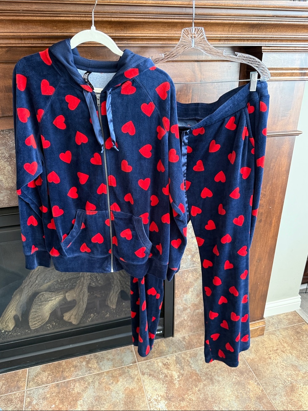 Torrid navy velour tracksuit hoodie & pants all over red heart novelty print 2X